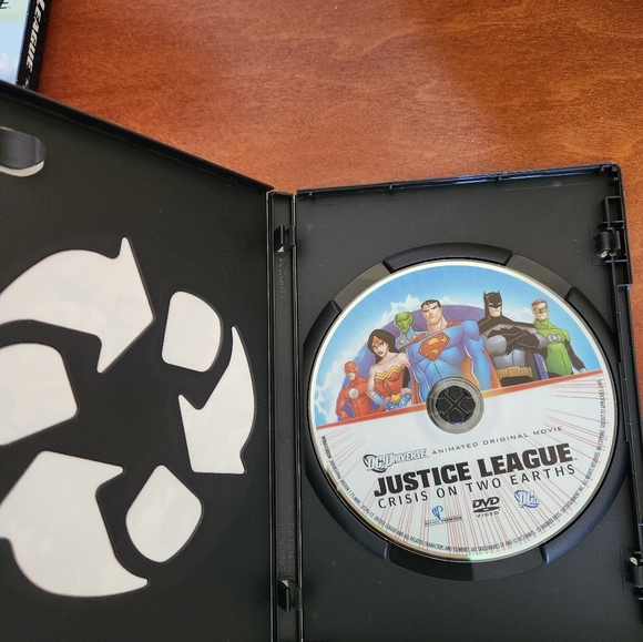 Justice League DVD COLLECTION Of two - Picture 10 of 11